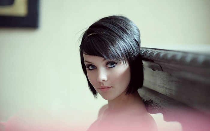 Intimate haircut women