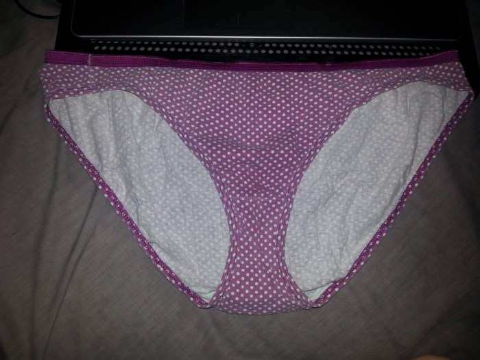 Mature Upskirt Nylon Private