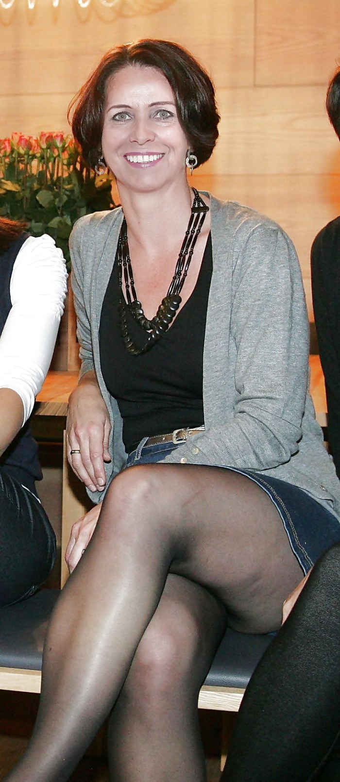 Older women in pantalons