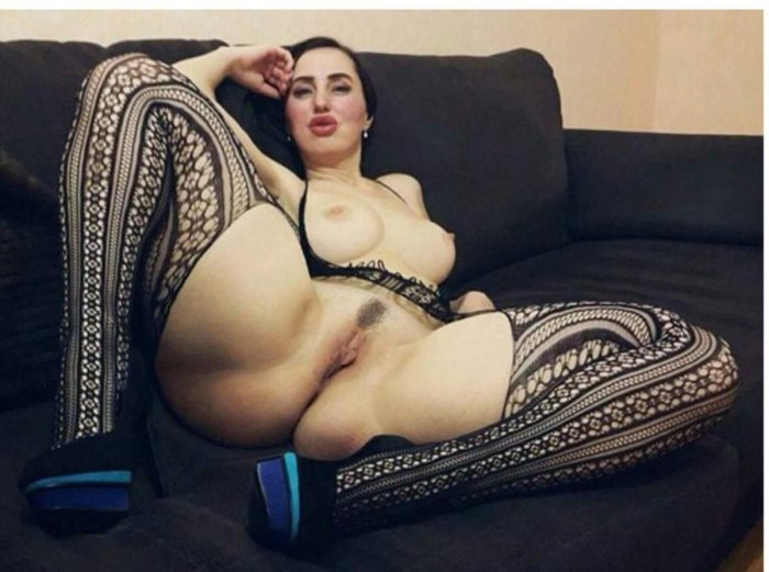 Mature of the butt Liliputs Naked