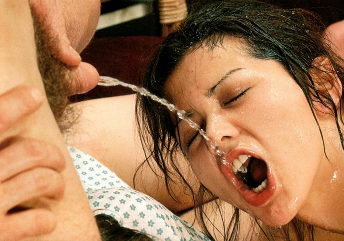 Japanese pissing in mouth