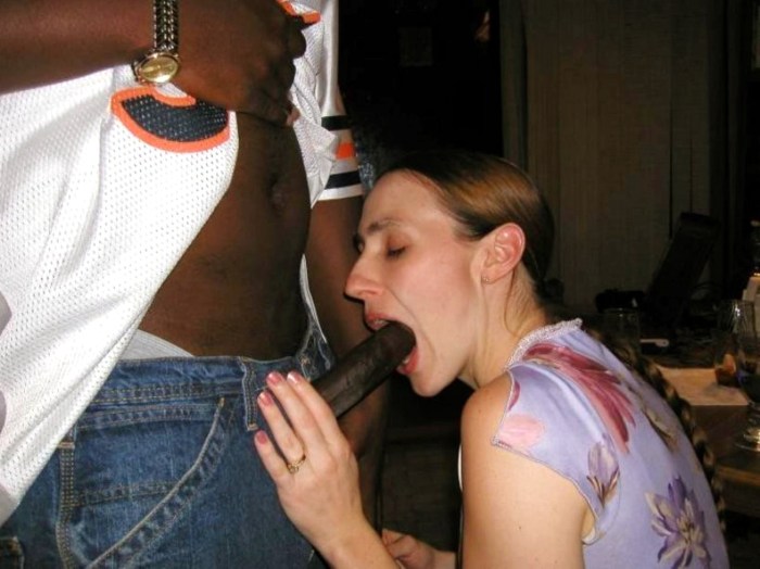 Amateur mature with a black man