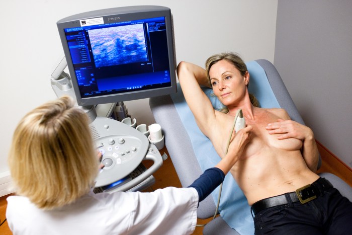 Jordan Carver in Sports Tits