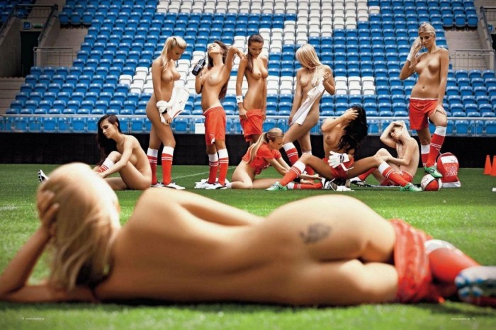 Naked football players Sammie Rhodes