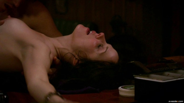 Mary-Luiza Parker boobs