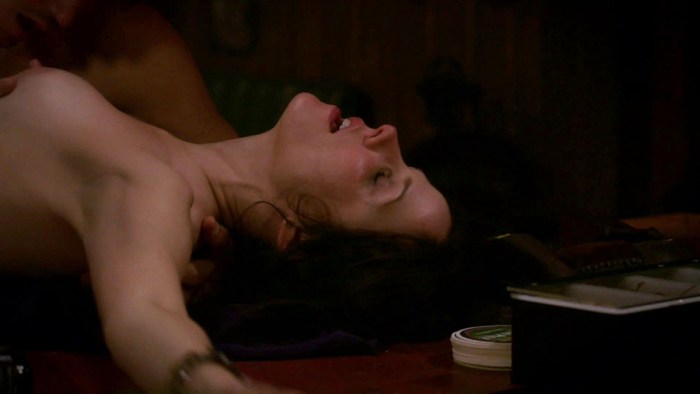 Mary-Luiza Parker bed scenes