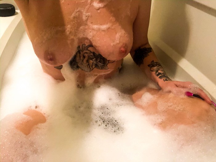 Naked ass in the foam bath
