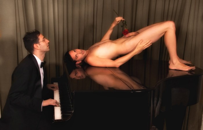 Naked pianist with hairy