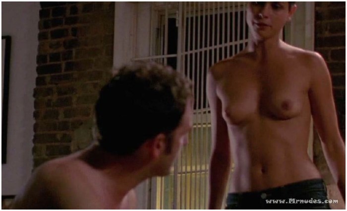 Yansi Batler breasts