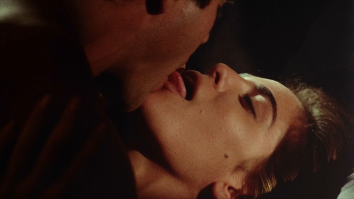 Yansi Batler bed scenes