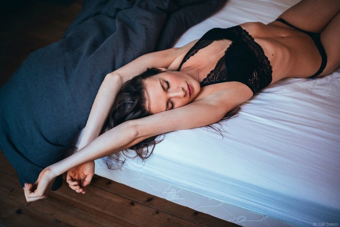 The girl lies on her back