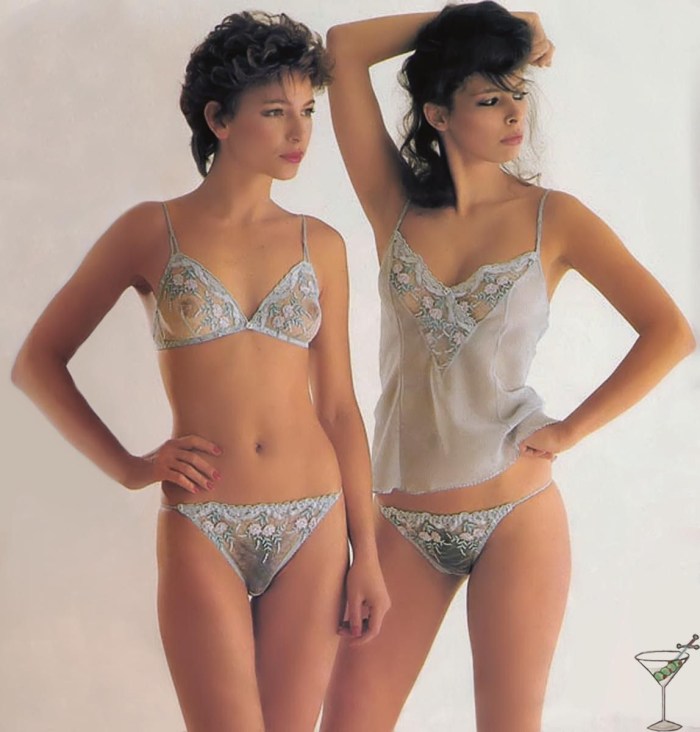 Latration Thomas in Lingerie