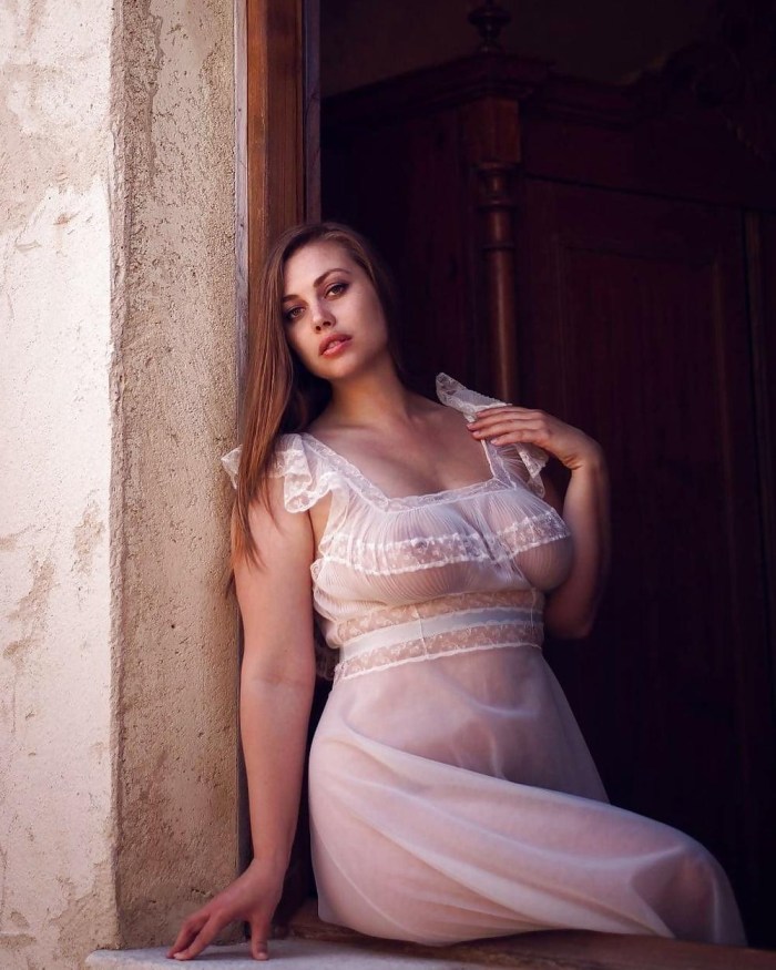 Naked Rachel Anastasis