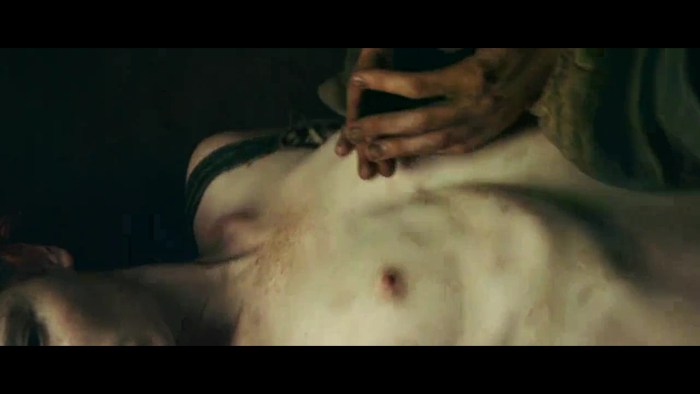 Carolina Hurfurt perfumer boobs