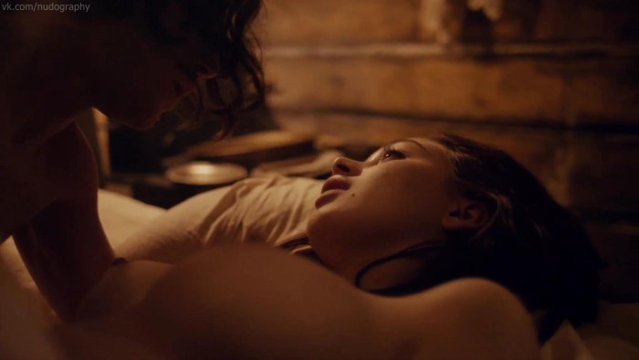 Julia Franz Tits Gogol