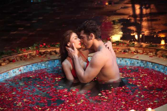 Lovers in the pool