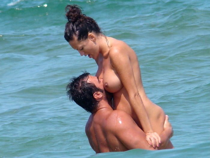 Erotic pictures on the beach