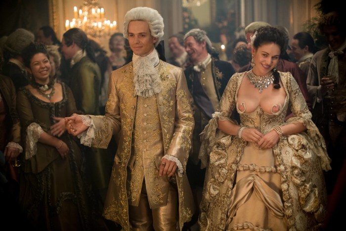 Stranger 2 season Versailles