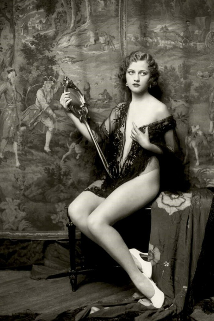 Ziegfeld Follies actress