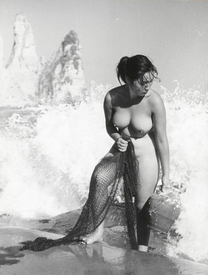 Naked Mongolian women