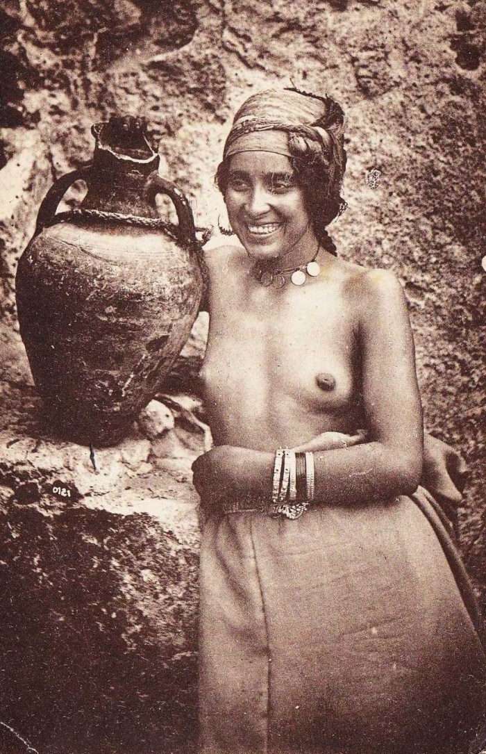 Anastasia Salchenko, Nudist walrus