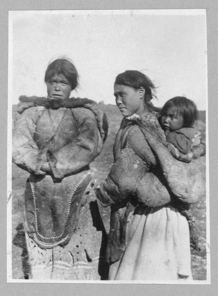 Naked Eskimos women