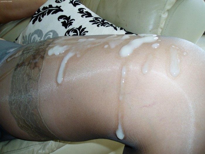 Cum on the girl on the legs in stockings