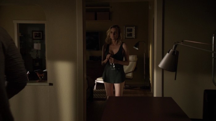 Anne Angel spread her legs