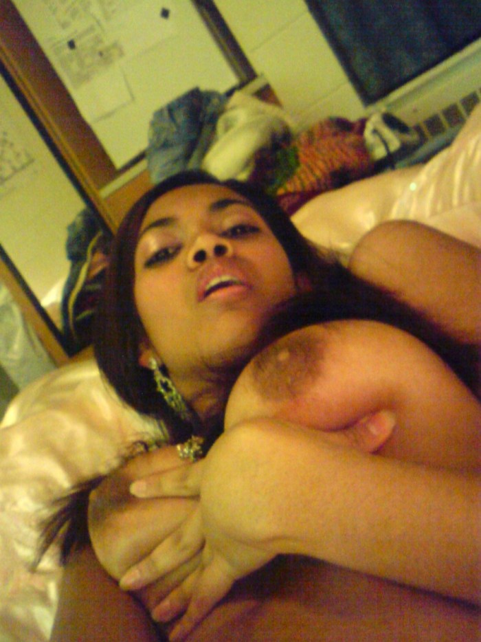 Naked women close -up Arabka