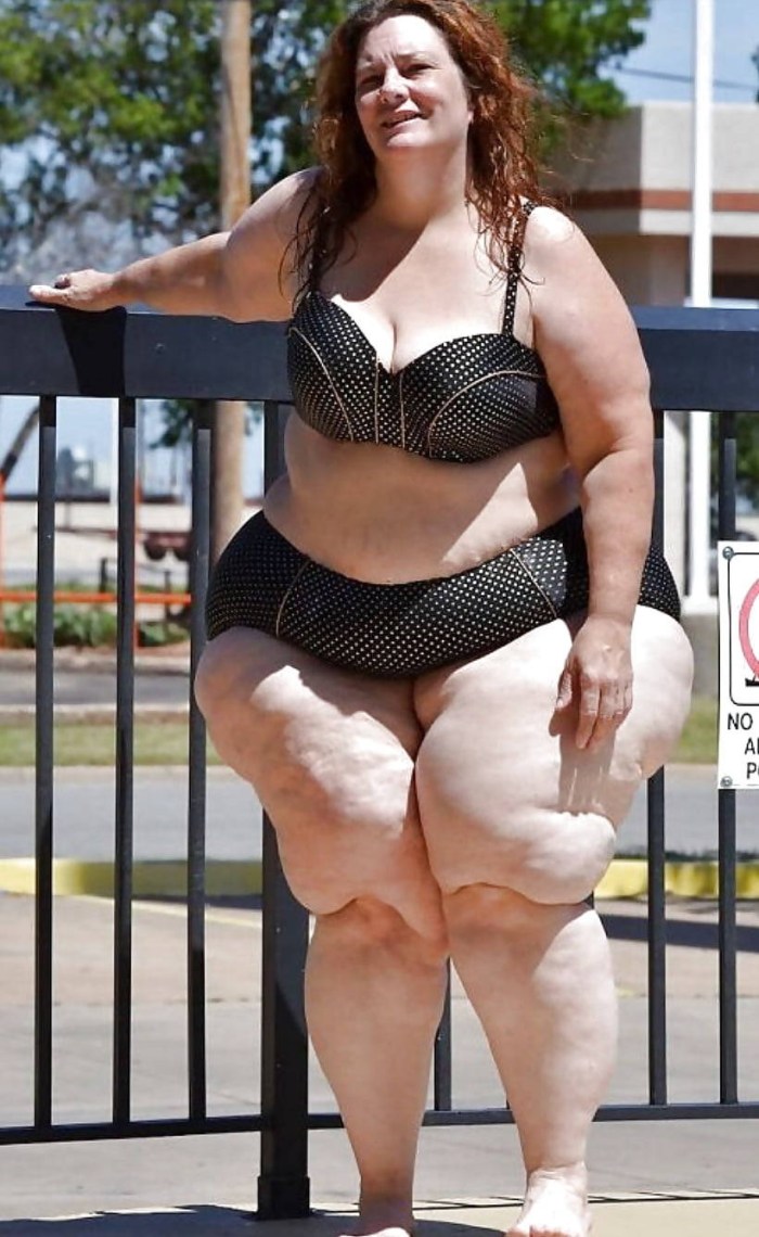 Fat women in panties