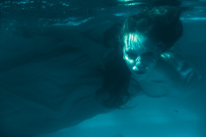 Face under water