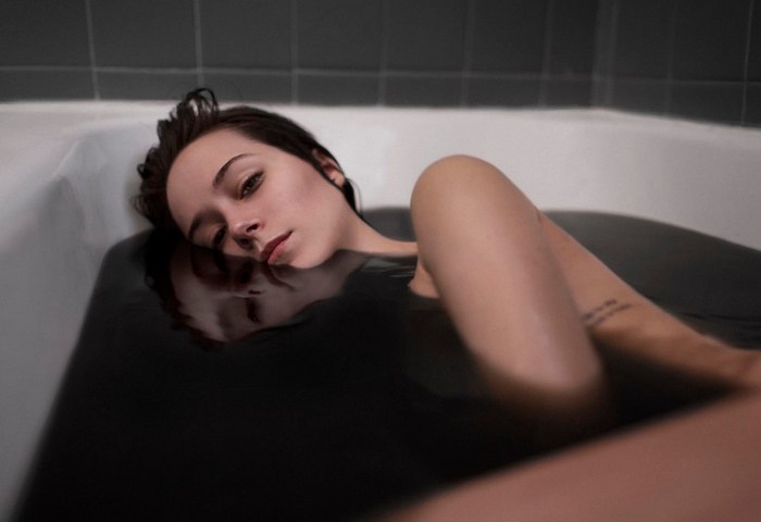 Photoshoot in the bathroom with water