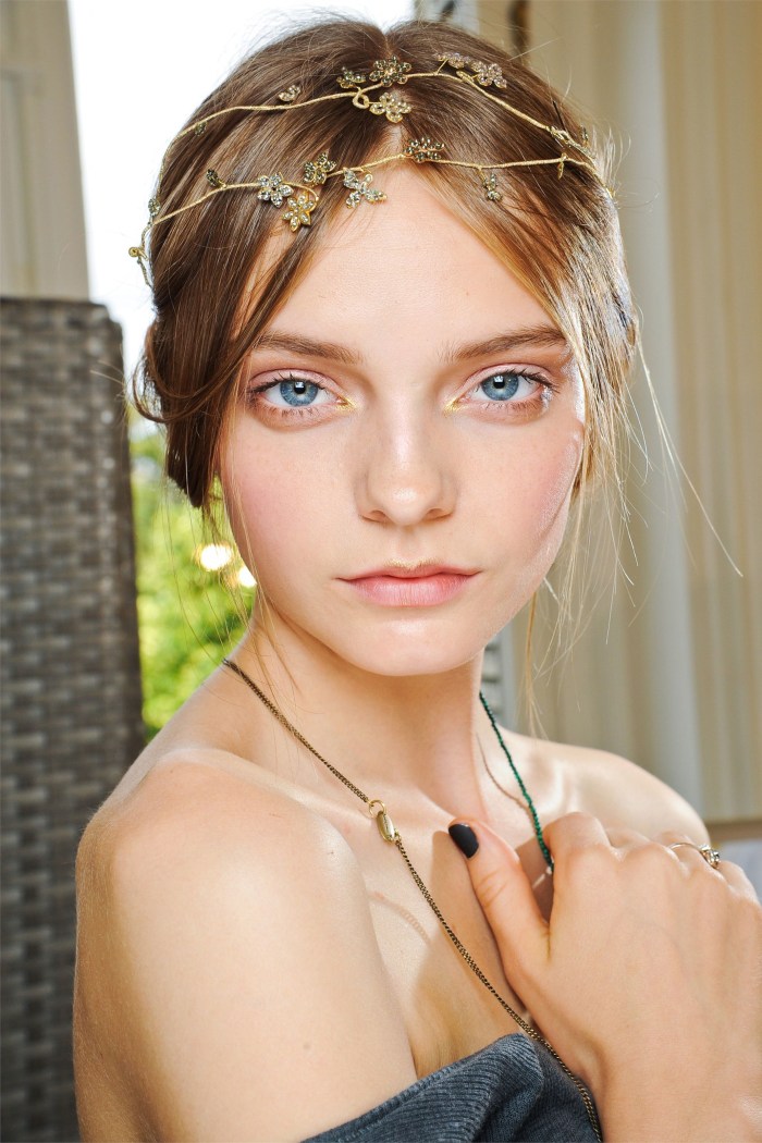 Barbara Palvin in Penuar