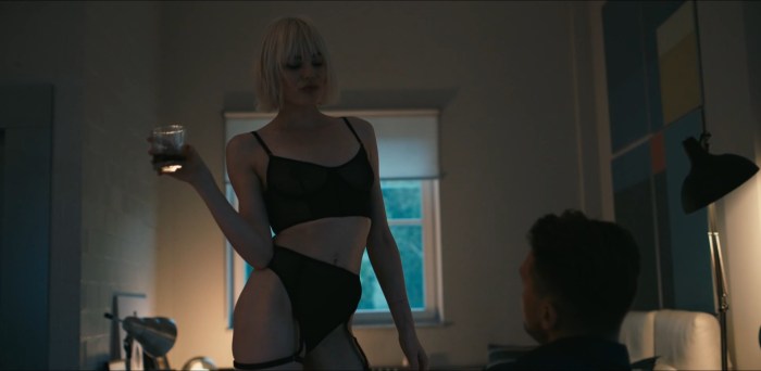 Oksana Akinshina Naked in the movie Super Bobrovs