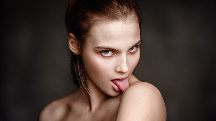 Arts of girls in linen