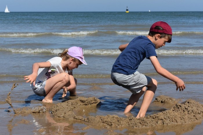 Girls on the beach retro