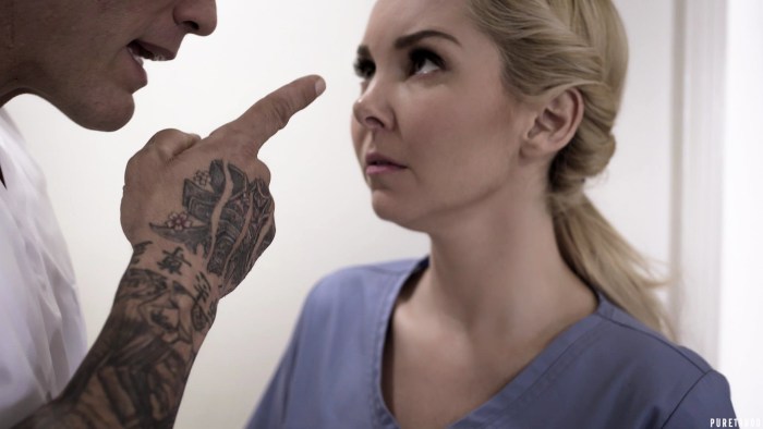 Man closes his mouth denschinn