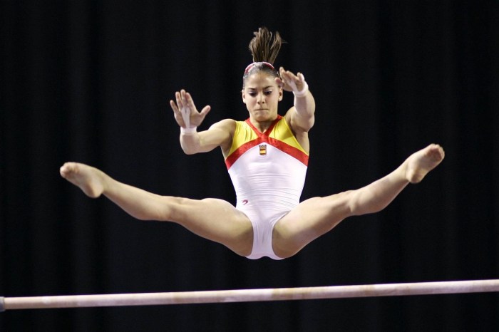 Piquant poses of athletes