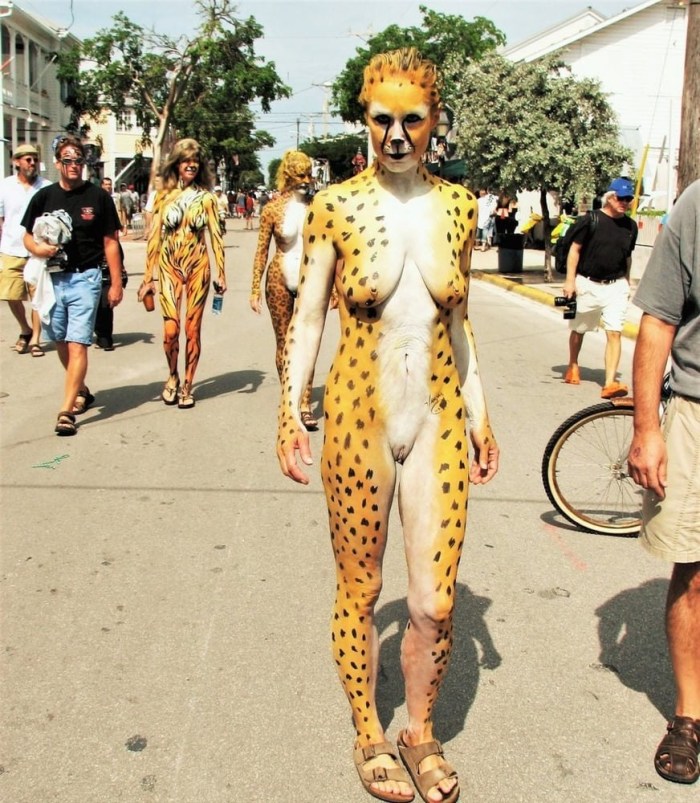 Erotic bodyar on the street