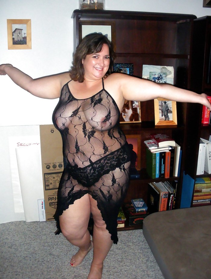 Fat wife in erotic lingerie