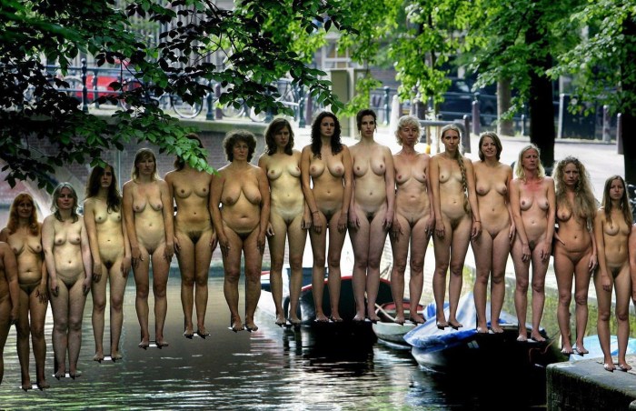 Many naked women