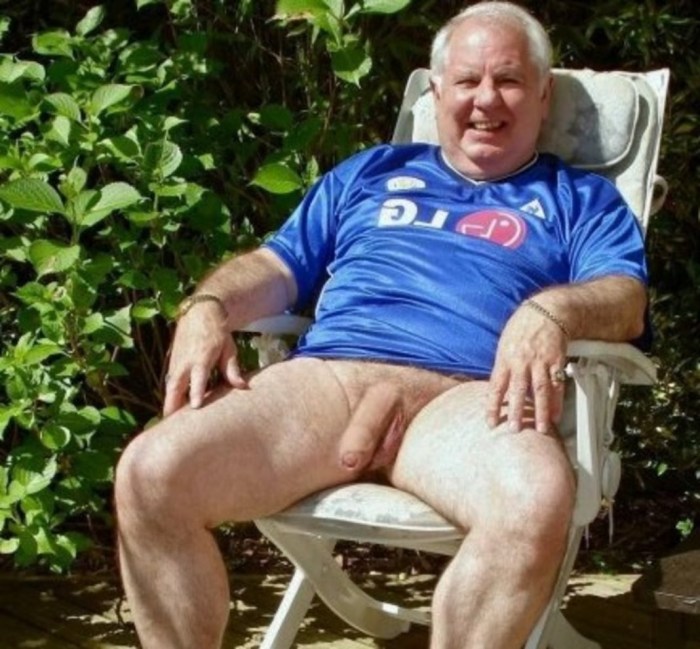 Elderly old people without panties
