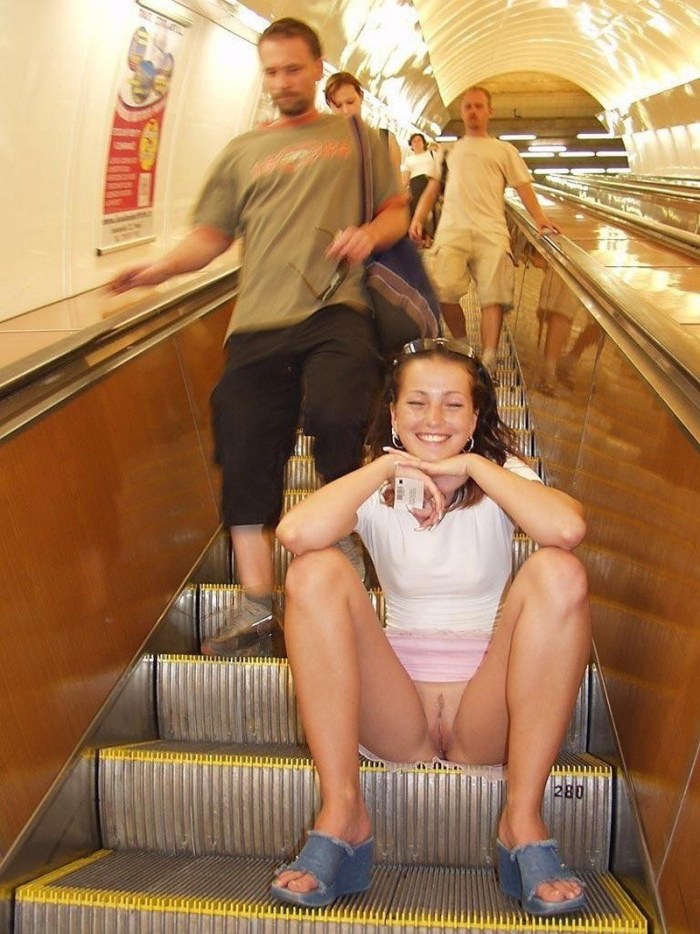 Girls without panties in the subway