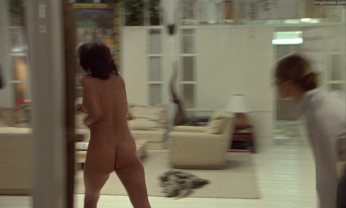 Elizabeth Margoni Naked in the movie Professional