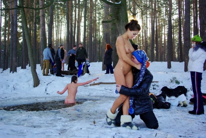 Bathing in the hole for baptism with naked
