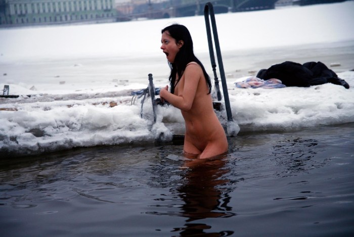 Anastasia Salchenko, Nudist walrus