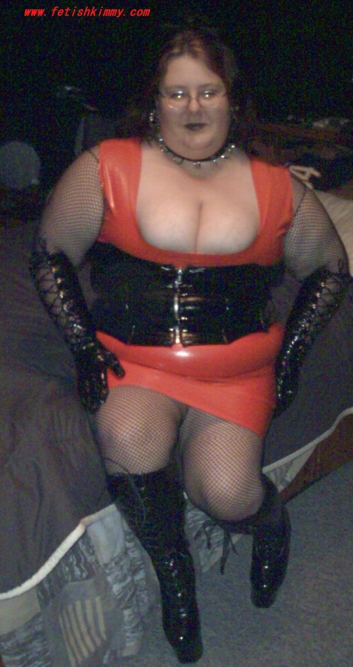 Bbw in leather nude