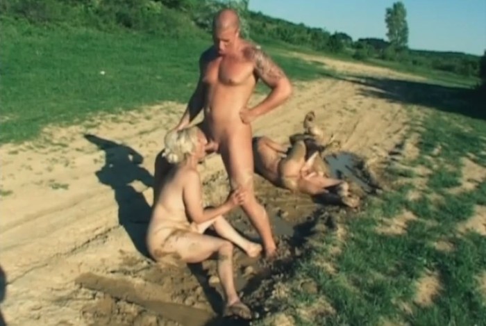 Pornstars fuck in mud