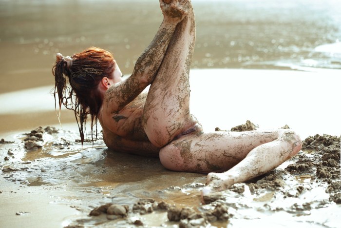 Therapeutic mud is naked
