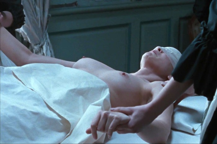 Actress Vera Farmiga Nude